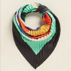 Sold NWT Gucci Pleated 100% Silk Scarf